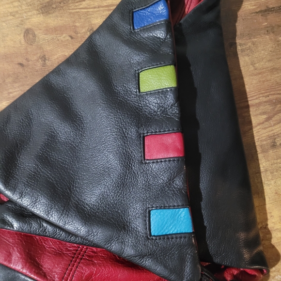 Buttery Soft Colorful Leather Convertible Crossbody, Shoulder, Backpack. - Picture 7 of 16